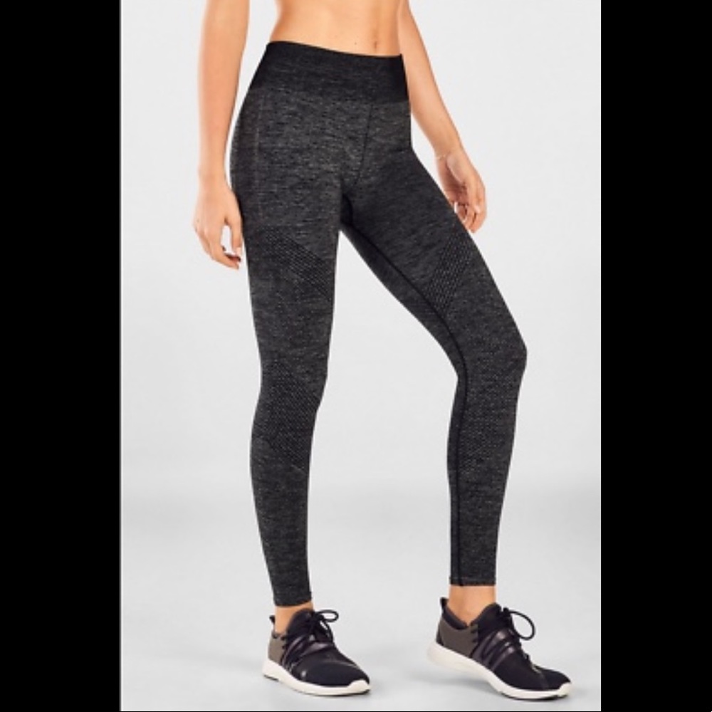 Fabletics Mid-Rise Seamless Rib 7/8 - Picture 3 of 9